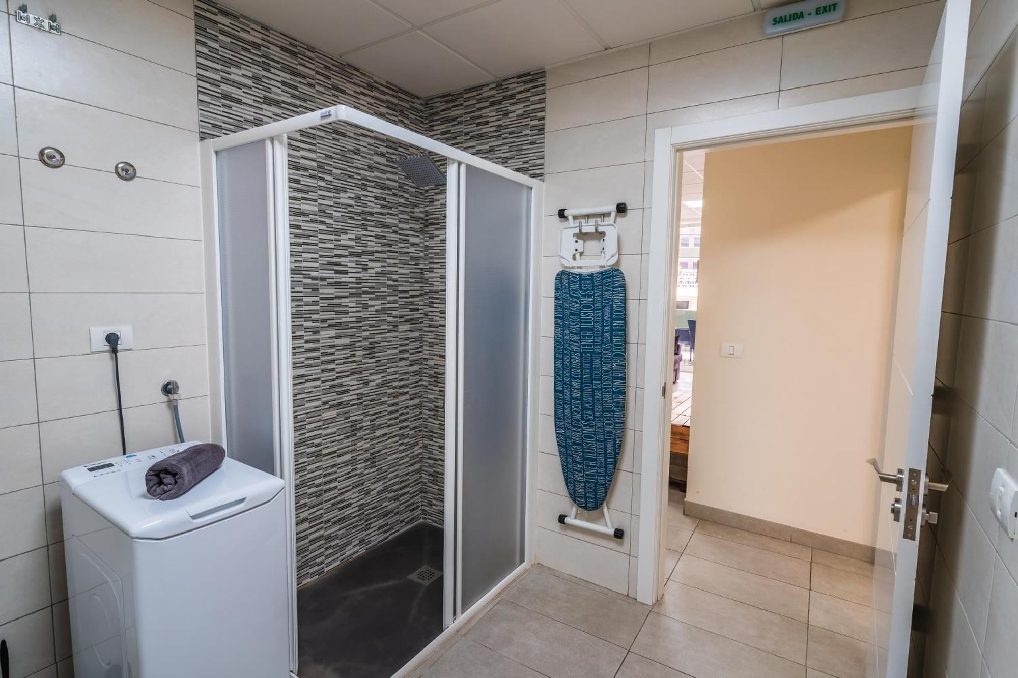 El Puente Holiday Home I- Airport 8,1K インヘニオ エクステリア 写真