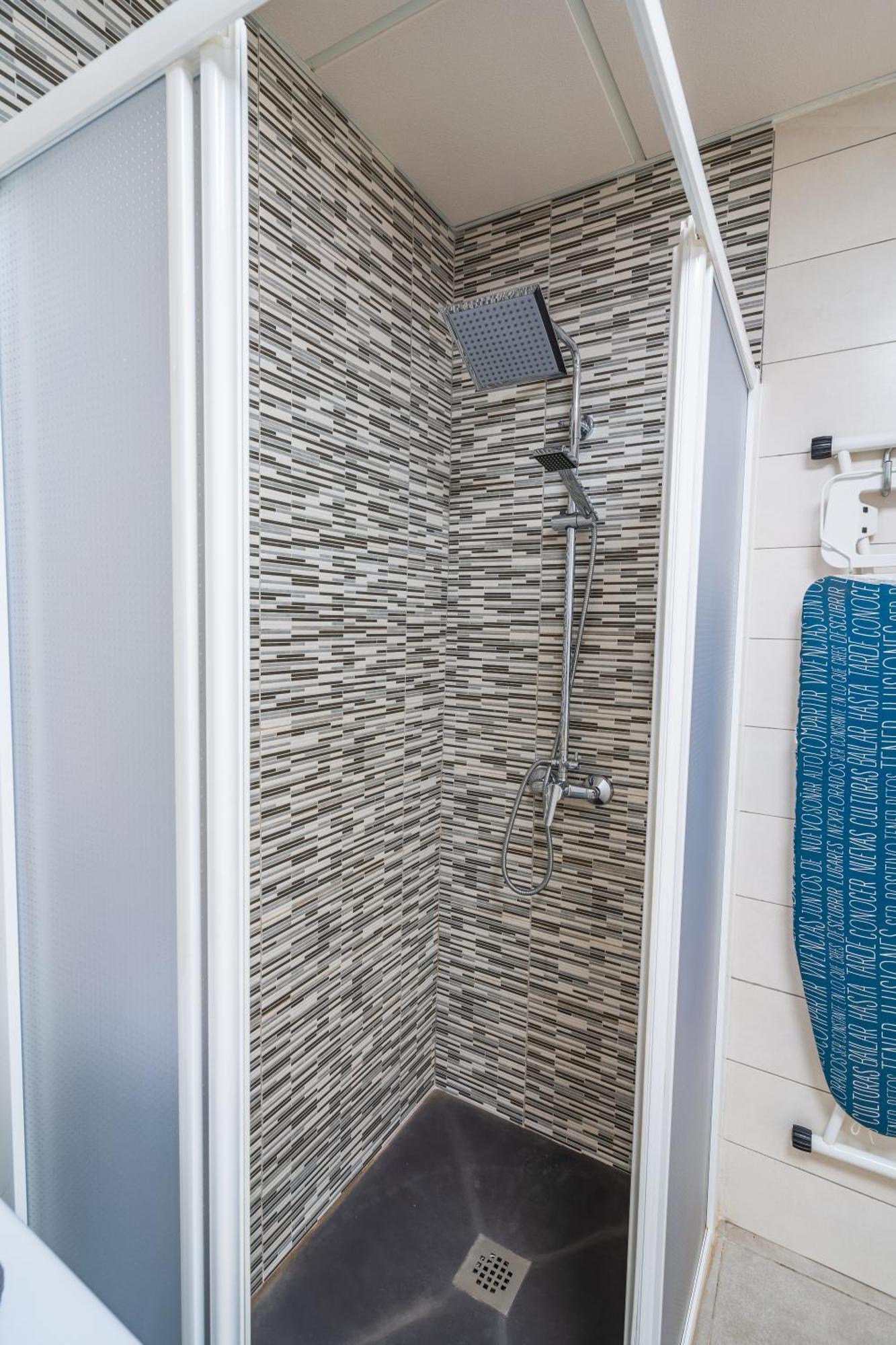 El Puente Holiday Home I- Airport 8,1K インヘニオ エクステリア 写真