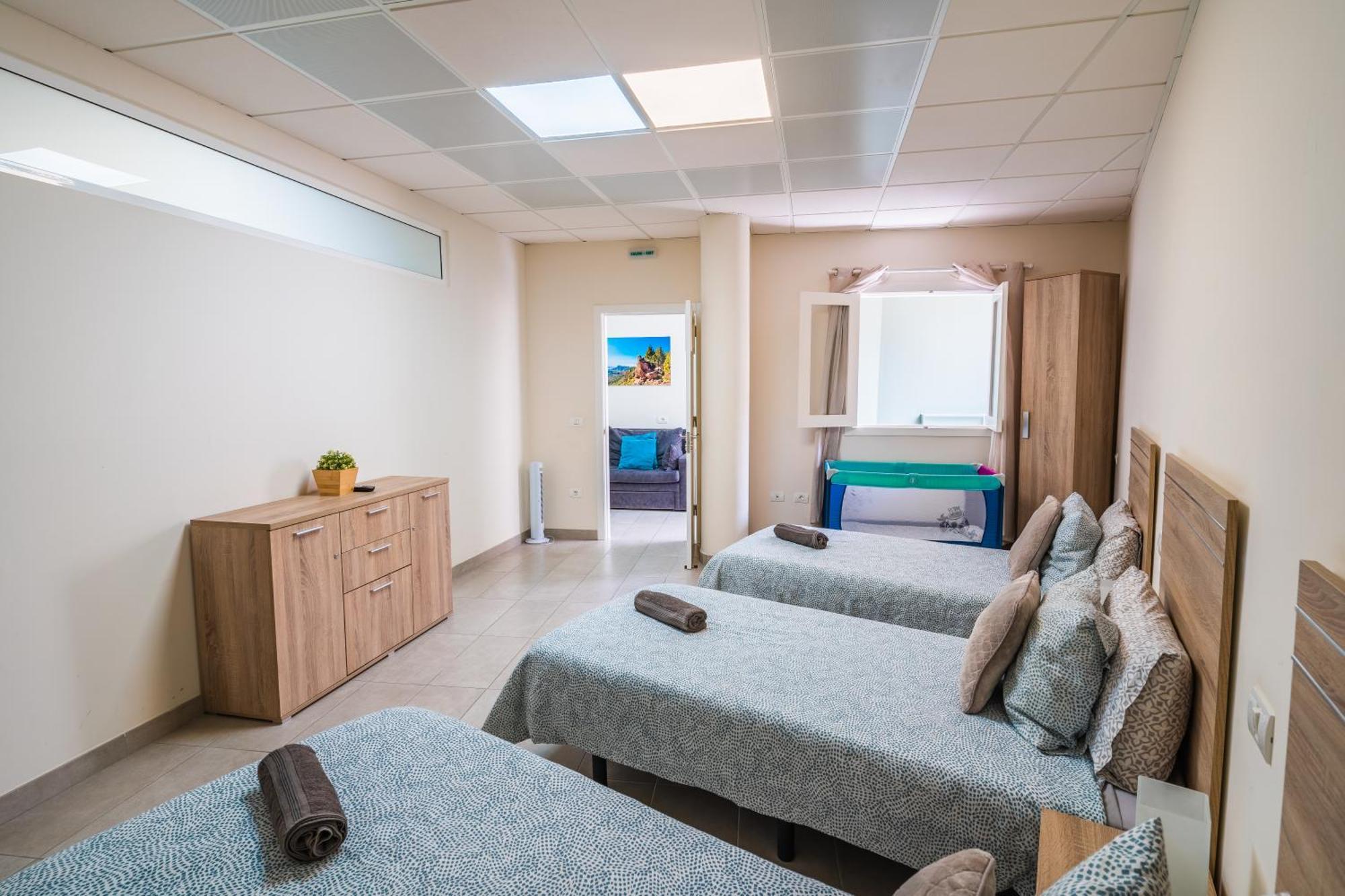 El Puente Holiday Home I- Airport 8,1K インヘニオ エクステリア 写真