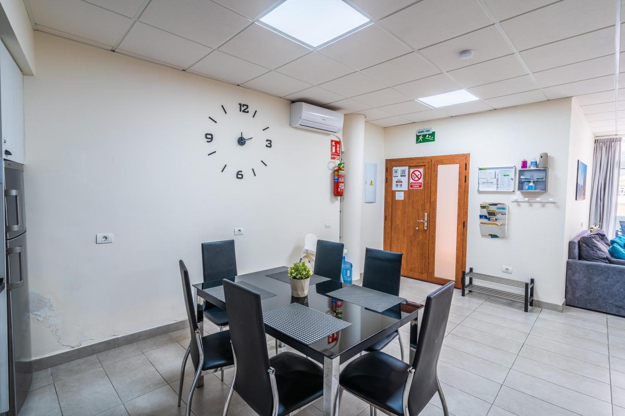 El Puente Holiday Home I- Airport 8,1K インヘニオ エクステリア 写真