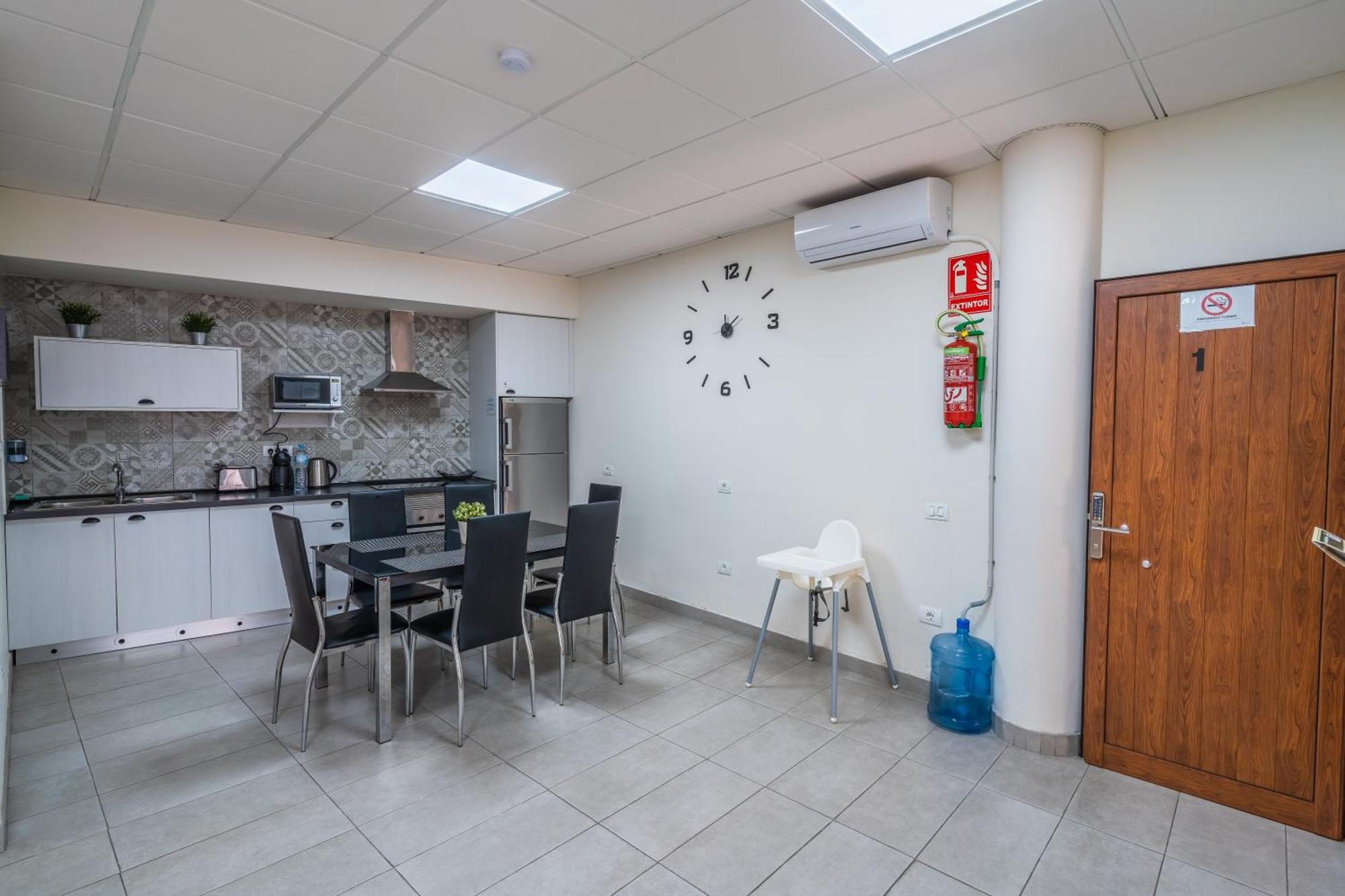 El Puente Holiday Home I- Airport 8,1K インヘニオ エクステリア 写真