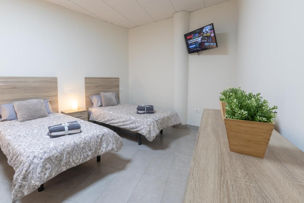 El Puente Holiday Home I- Airport 8,1K インヘニオ エクステリア 写真